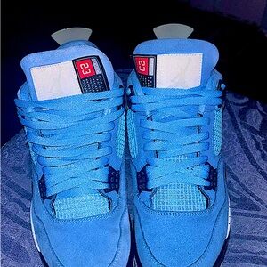 JORDAN 4 university blues